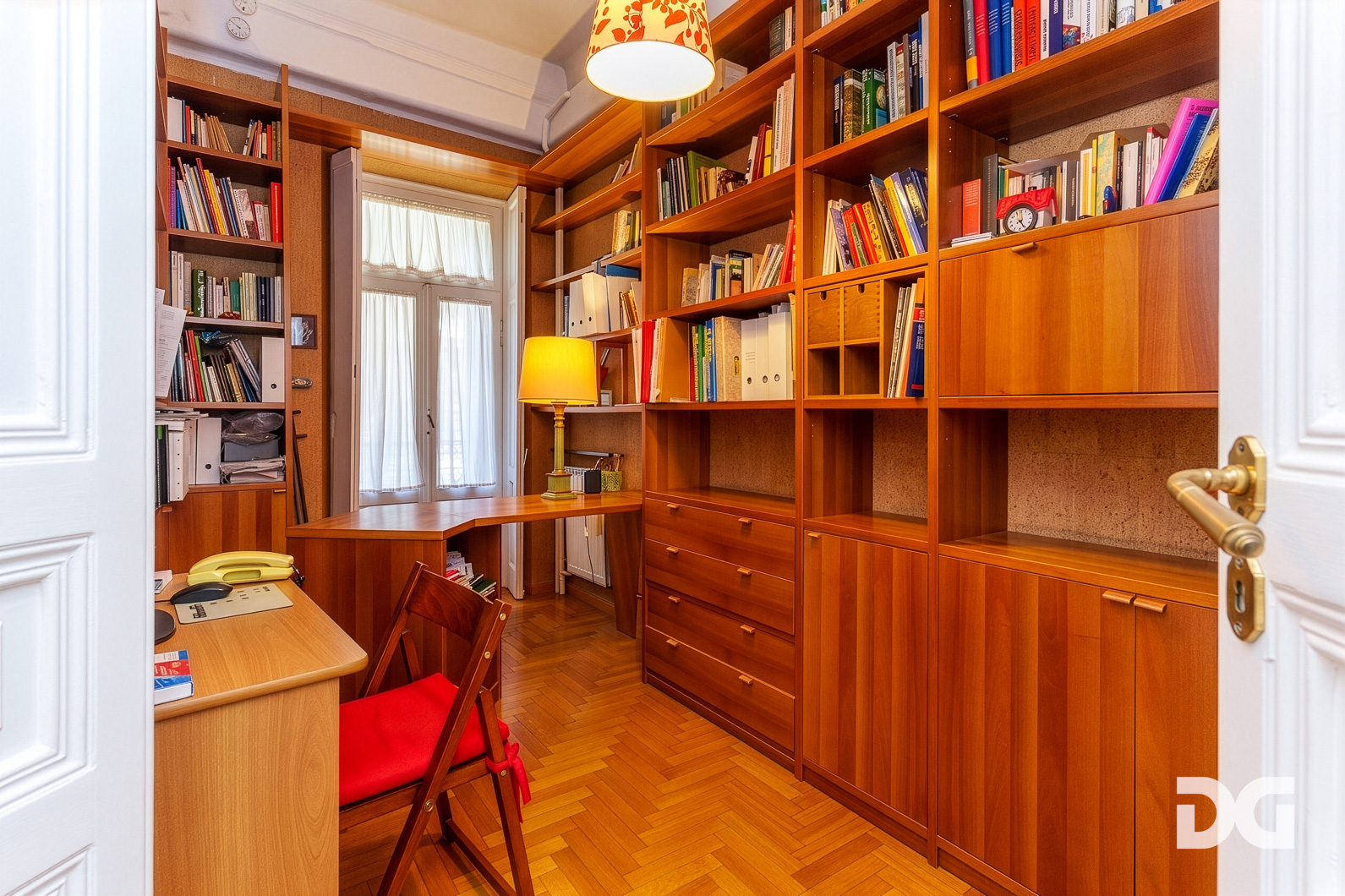 Immobiliare Del Guasta CASTELLETTO – VIALE ODINO LUMINOSI MQ. 220 CON TERRAZZI 