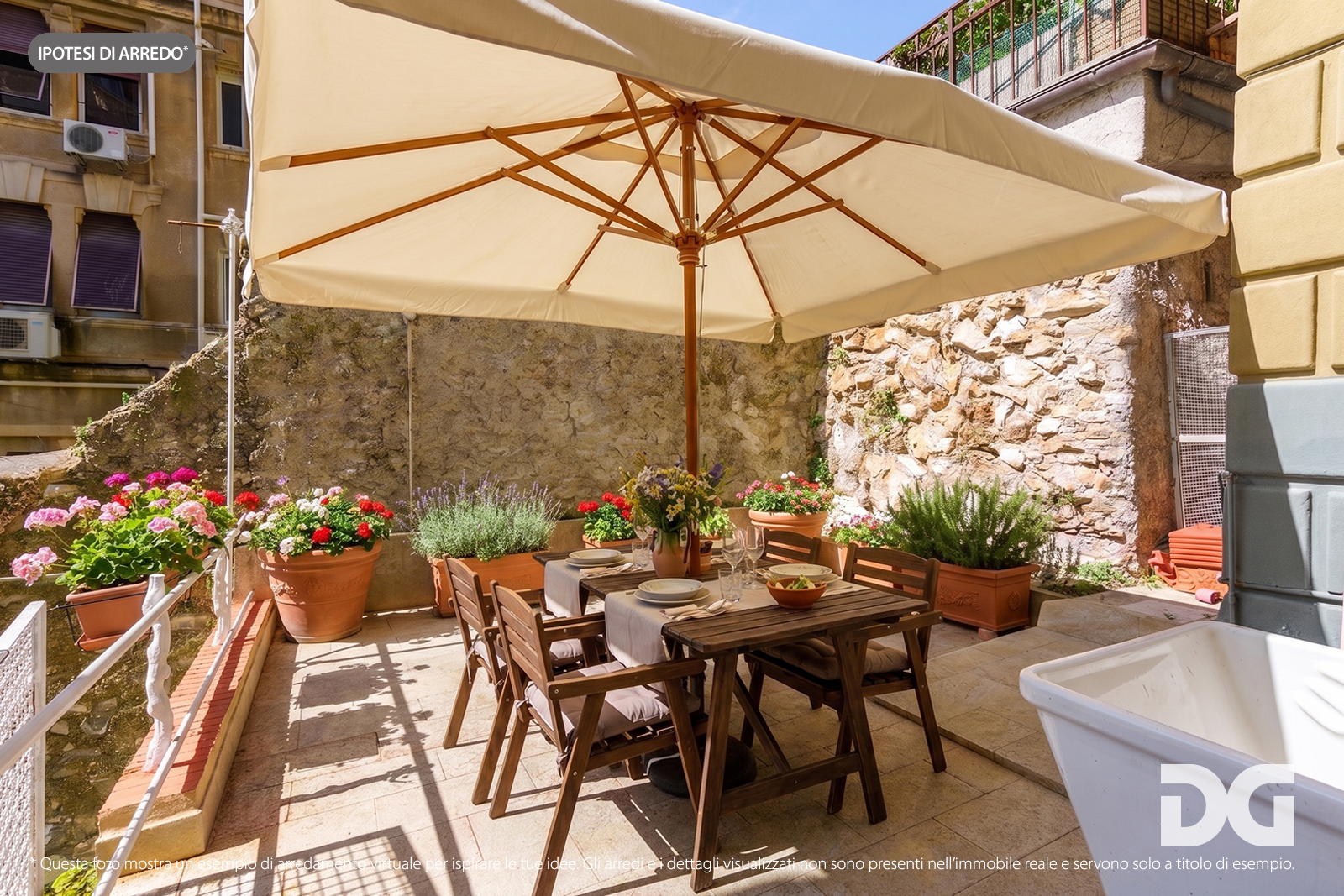 Immobiliare Del Guasta CASTELLETTO – VIALE ODINO LUMINOSI MQ. 220 CON TERRAZZI 