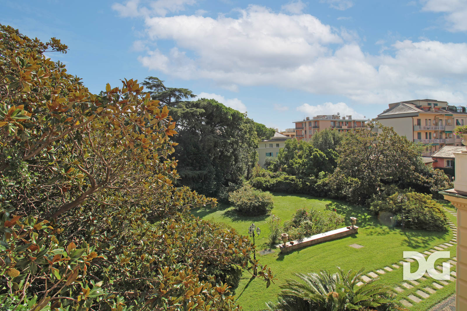 Immobiliare Del Guasta ALBARO – PRESTIGIOSI MQ. 265 IN VILLA D’EPOCA 