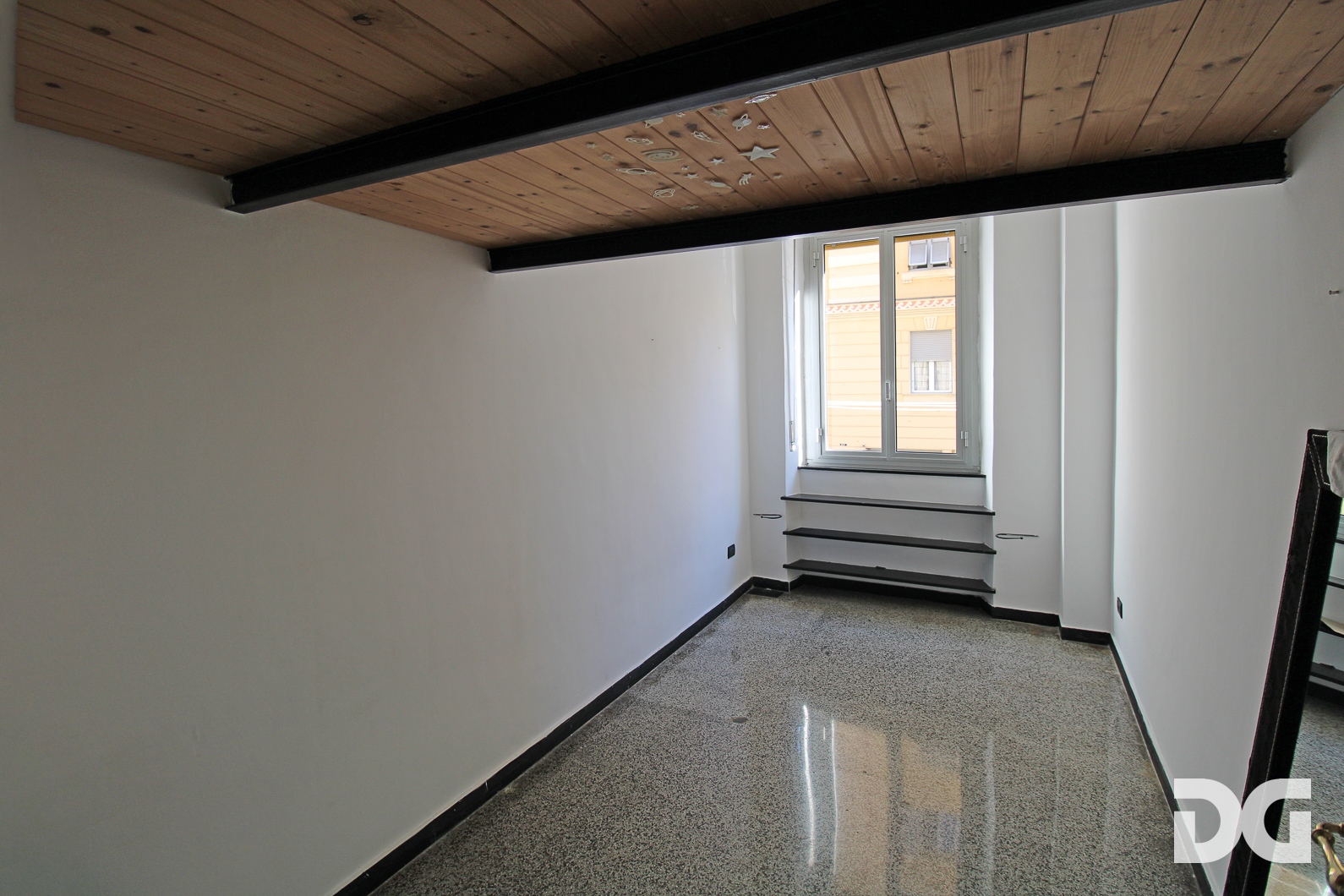 Immobiliare Del Guasta CASTELLETTO – VIA SIVORI ARREDATI E LUMINOSI MQ. 65