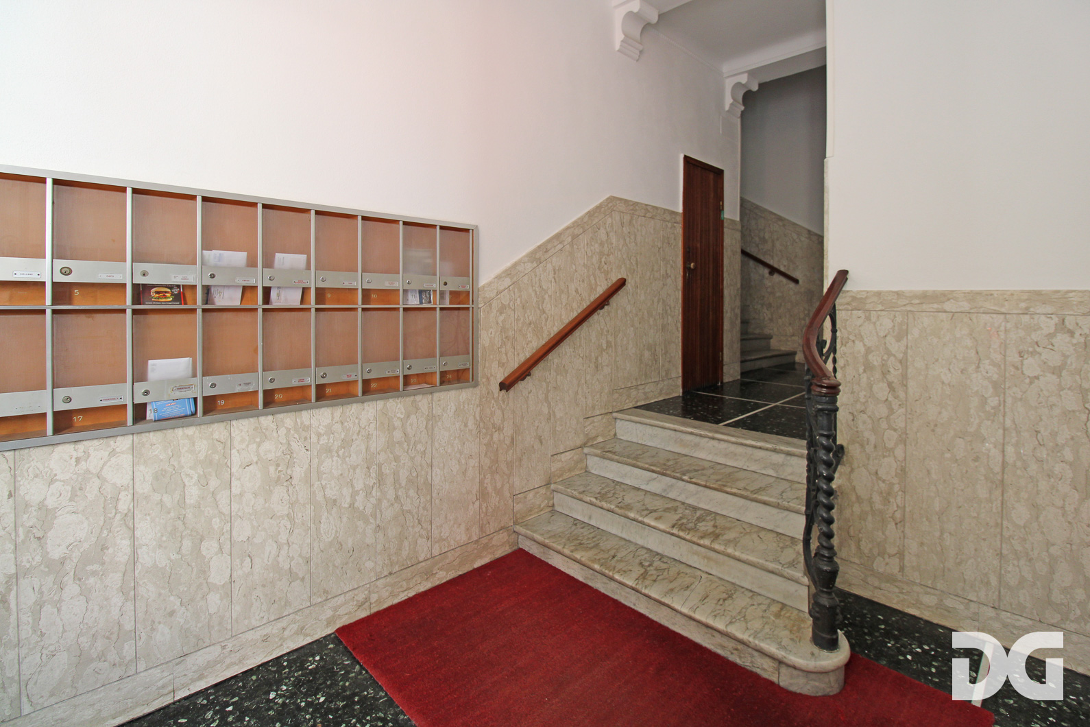 Immobiliare Del Guasta CASTELLETTO – VIA SIVORI ARREDATI E LUMINOSI MQ. 65