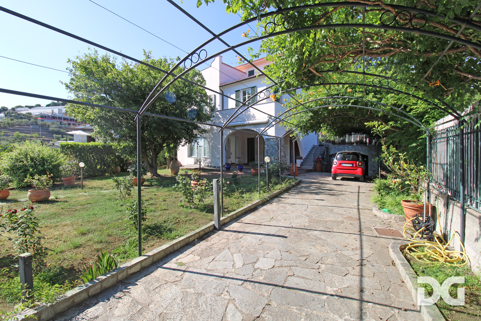 Immobiliare Del Guasta CELLE LIGURE – VILLA PANORAMICA MQ. 182 GRANDE GIARDINO 