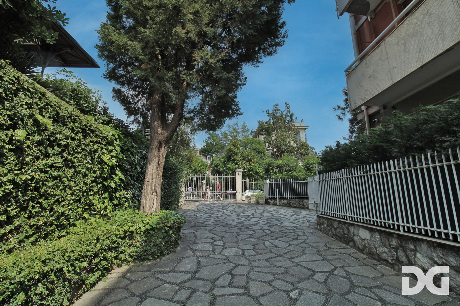 Immobiliare Del Guasta NERVI – VIALE DELLE PALME PANORAMICI MQ. 106 TRIBALCONI