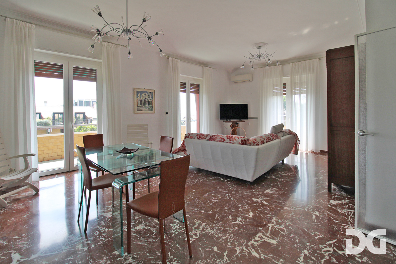 Immobiliare Del Guasta NERVI – VIALE DELLE PALME PANORAMICI MQ. 106 TRIBALCONI