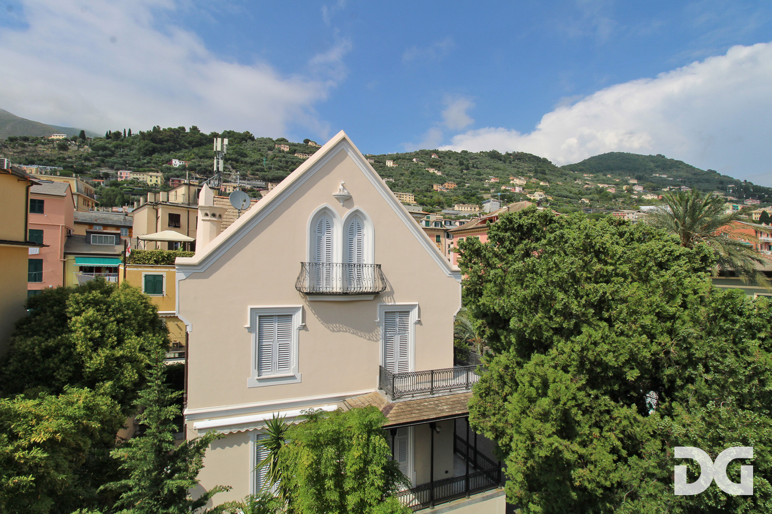 Immobiliare Del Guasta NERVI – VIALE DELLE PALME PANORAMICI MQ. 106 TRIBALCONI