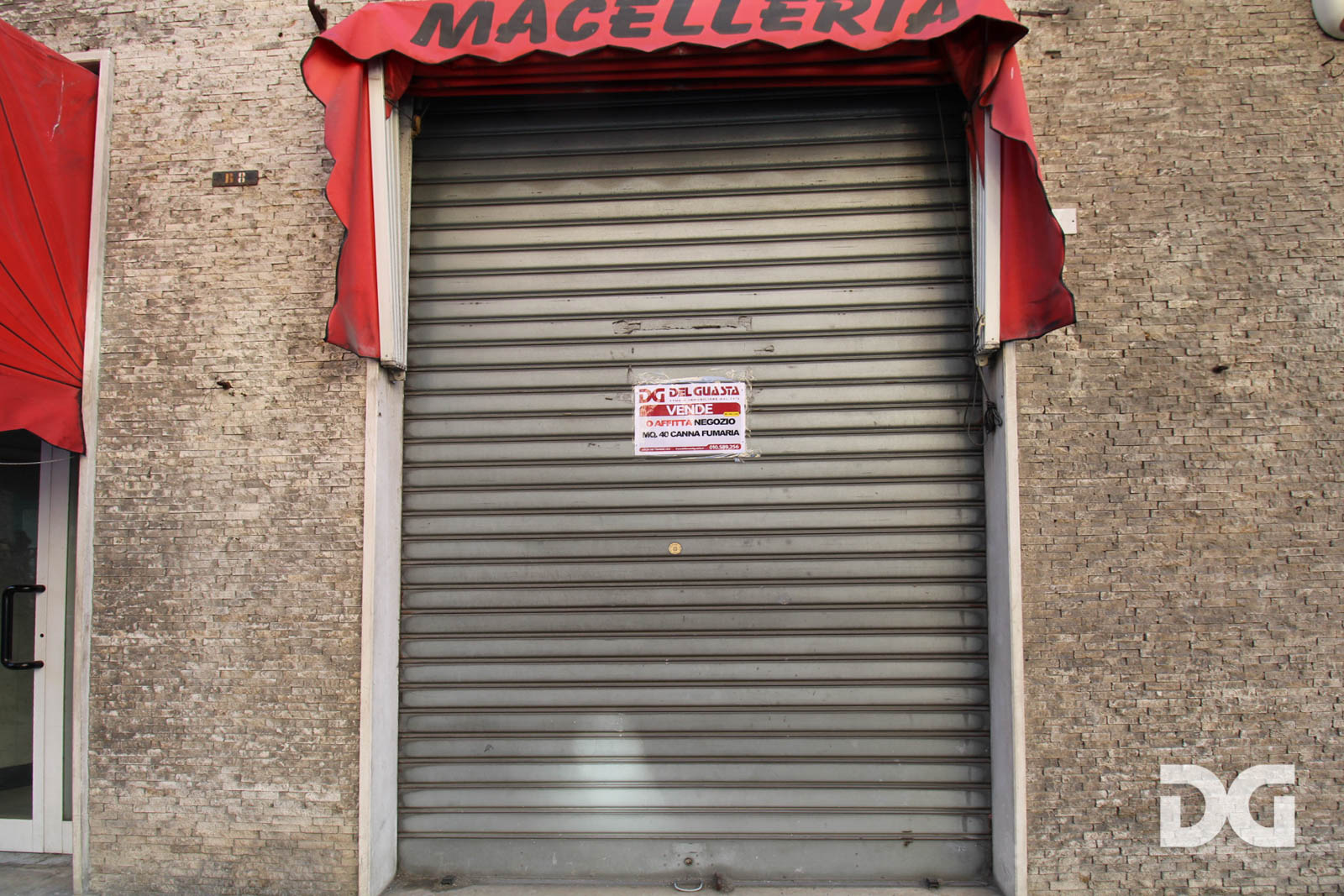 Immobiliare Del Guasta FEREGGIANO - LARGO MERLO – LOCALE COMMERCIALE MQ. 40 