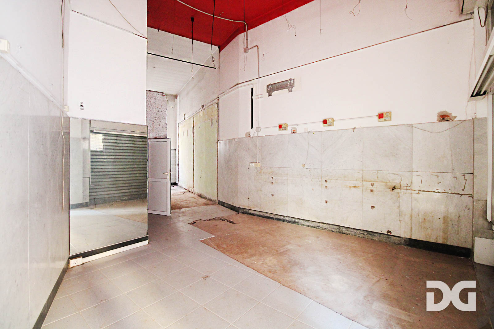 Immobiliare Del Guasta FEREGGIANO - LARGO MERLO – LOCALE COMMERCIALE MQ. 40 