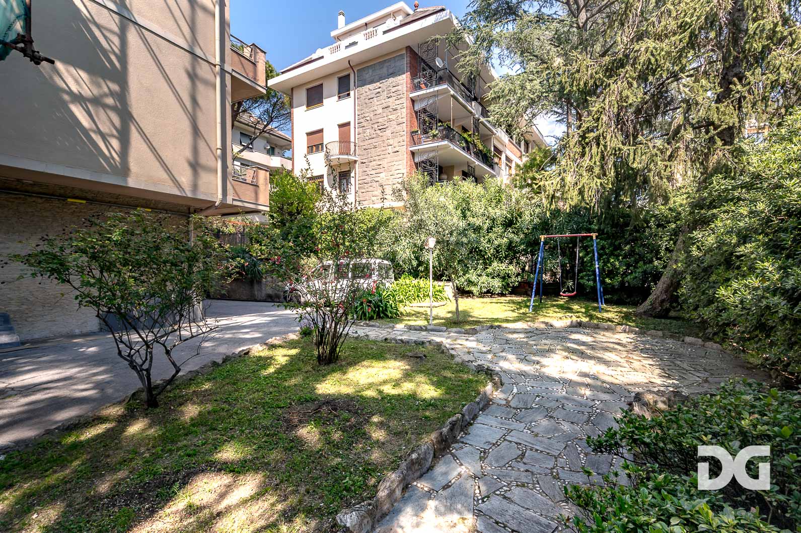 Immobiliare Del Guasta VIALE AREZZO – PRESTIGIOSI MQ. 174 CON GIARDINI (CAT. A/2) 