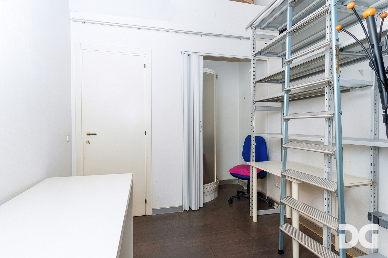 Immobiliare Del Guasta FOCE – VIA CIPRO LOCALE COMMERCIALE MQ. 93 