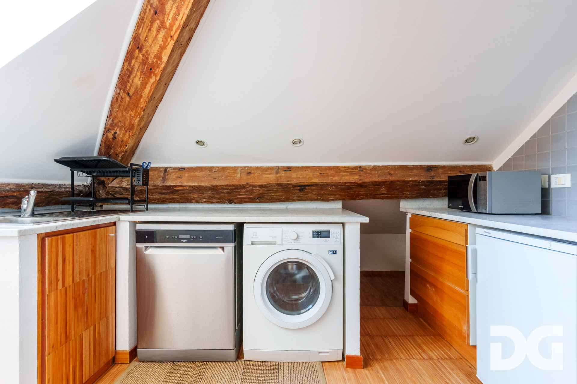 Immobiliare Del Guasta CENTRO – VIA ROMA PERFETTI MQ. 61 MANSARDATI PANORAMICI 
