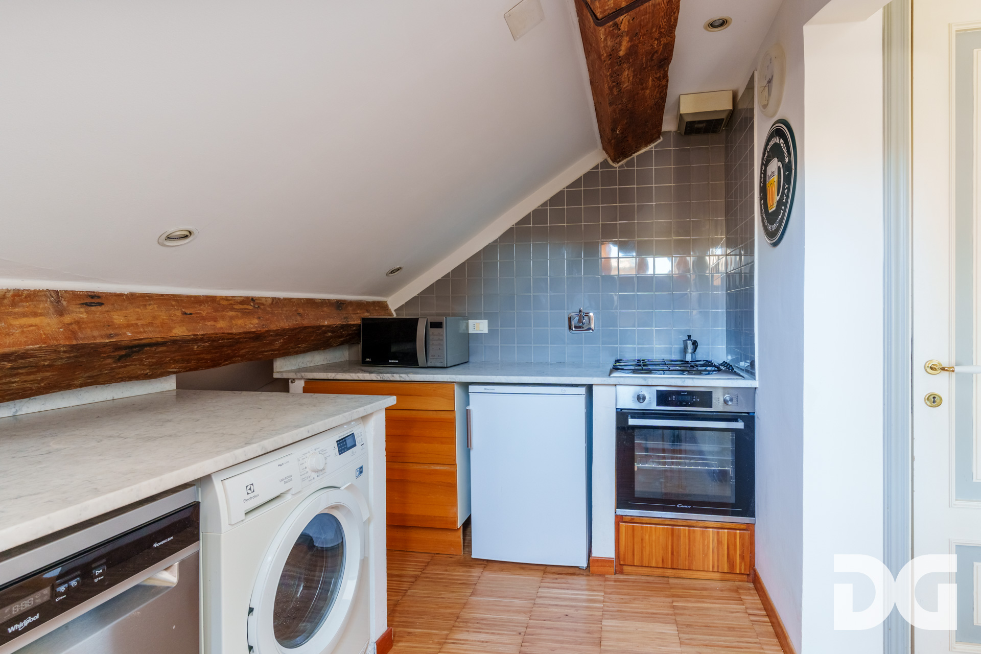 Immobiliare Del Guasta CENTRO – VIA ROMA PERFETTI MQ. 61 MANSARDATI PANORAMICI 
