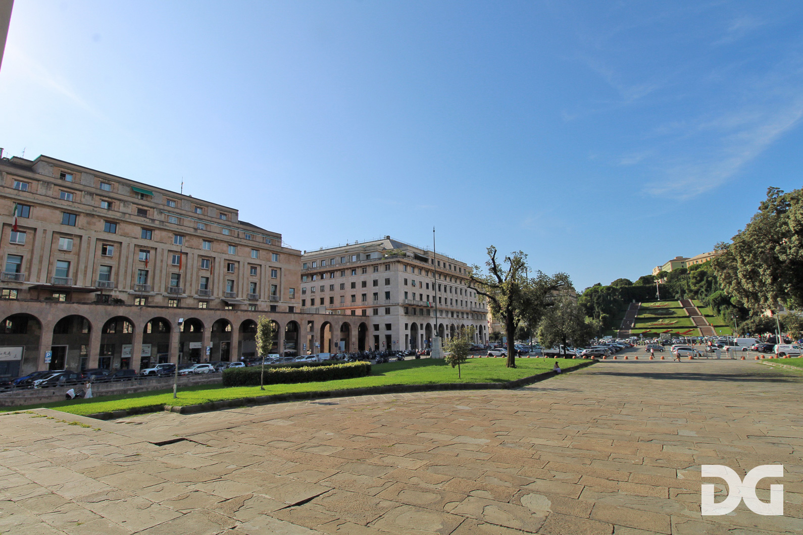 Immobiliare Del Guasta PIAZZA DELLA VITTORIA – PERFETTI MQ. 200 CON TERRAZZO