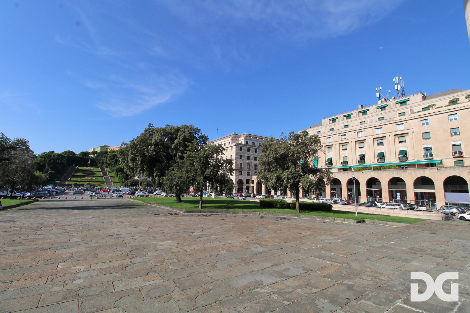 Immobiliare Del Guasta PIAZZA DELLA VITTORIA – PERFETTI MQ. 200 CON TERRAZZO