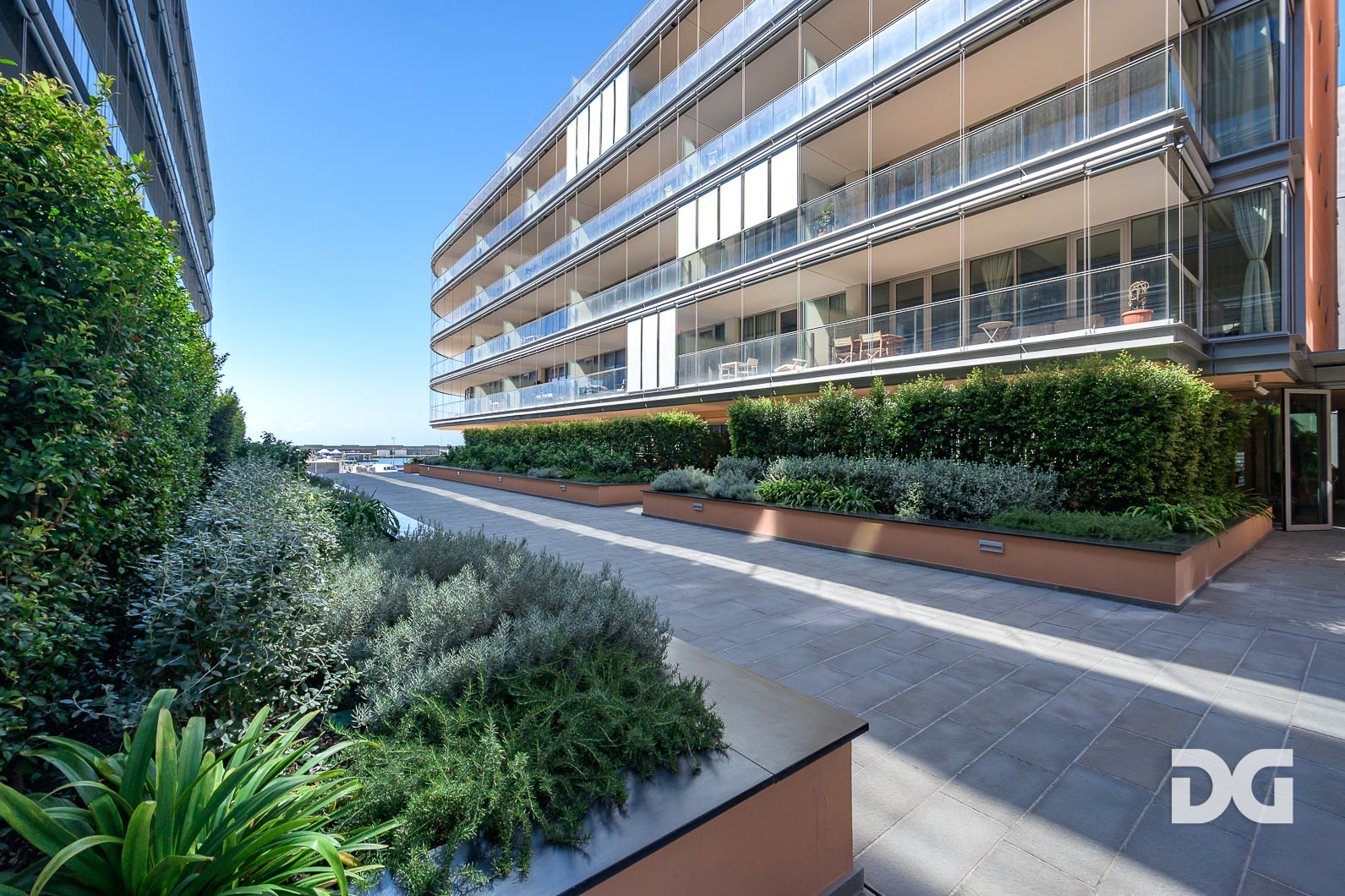 Immobiliare Del Guasta WATERFRONT DI LEVANTE – ARREDATI MQ. 63 CON TERRAZZO E POSTO AUTO 