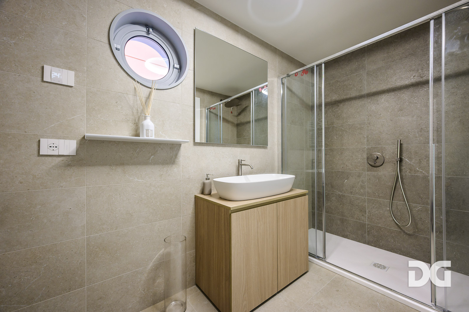 Immobiliare Del Guasta WATERFRONT DI LEVANTE – ARREDATI MQ. 63 CON TERRAZZO E POSTO AUTO 