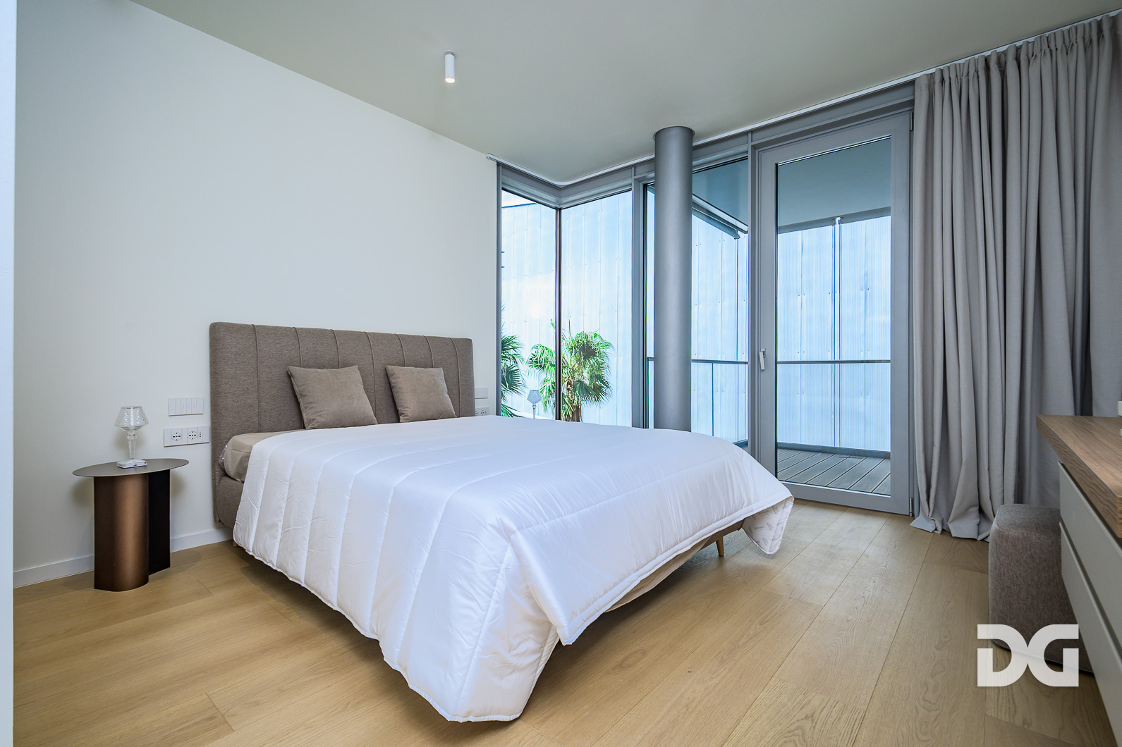Immobiliare Del Guasta WATERFRONT DI LEVANTE – ARREDATI MQ. 63 CON TERRAZZO E POSTO AUTO 
