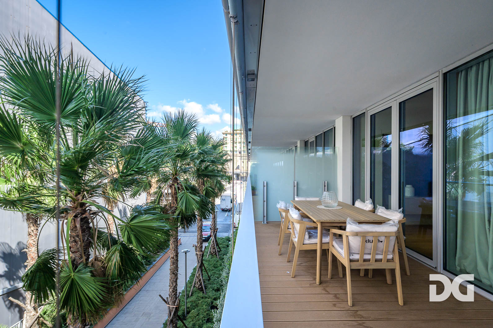 Immobiliare Del Guasta WATERFRONT DI LEVANTE – ARREDATI MQ. 63 CON TERRAZZO E POSTO AUTO 