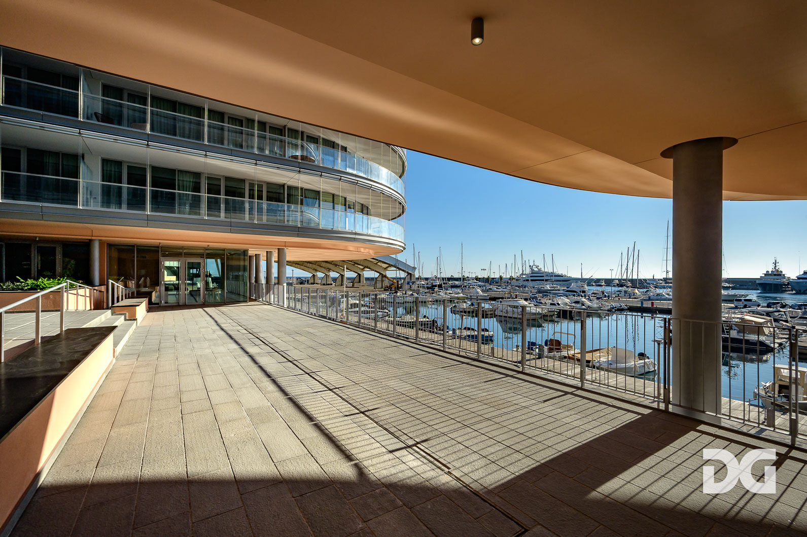 Immobiliare Del Guasta WATERFRONT DI LEVANTE – ARREDATI MQ. 63 CON TERRAZZO E POSTO AUTO 