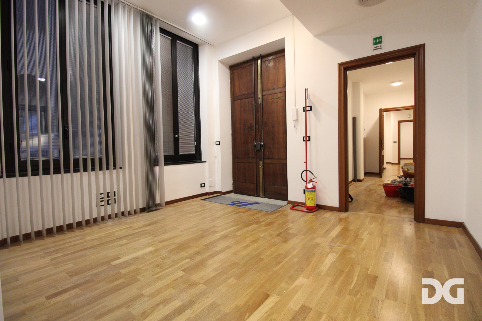 Immobiliare Del Guasta CENTRO VIA XX SETTEMBRE – UFFICIO MQ. 400 DIVISIBILE IN PERFETTO STATO 