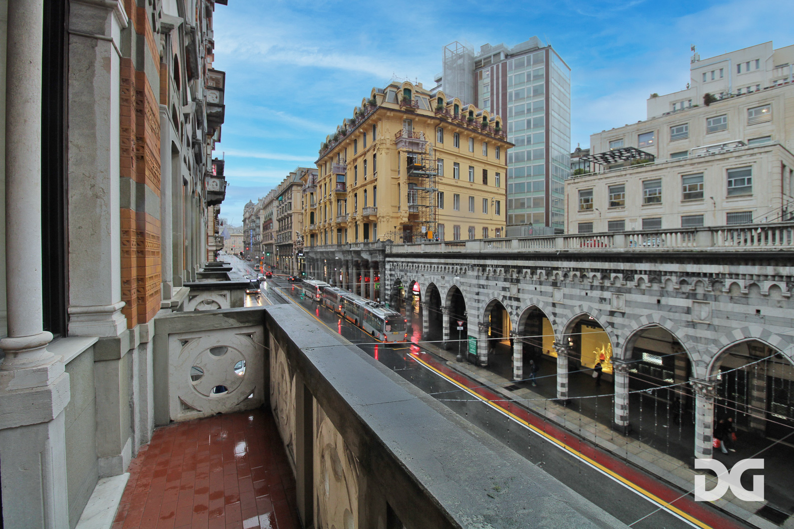 Immobiliare Del Guasta CENTRO VIA XX SETTEMBRE – UFFICIO MQ. 400 DIVISIBILE IN PERFETTO STATO 