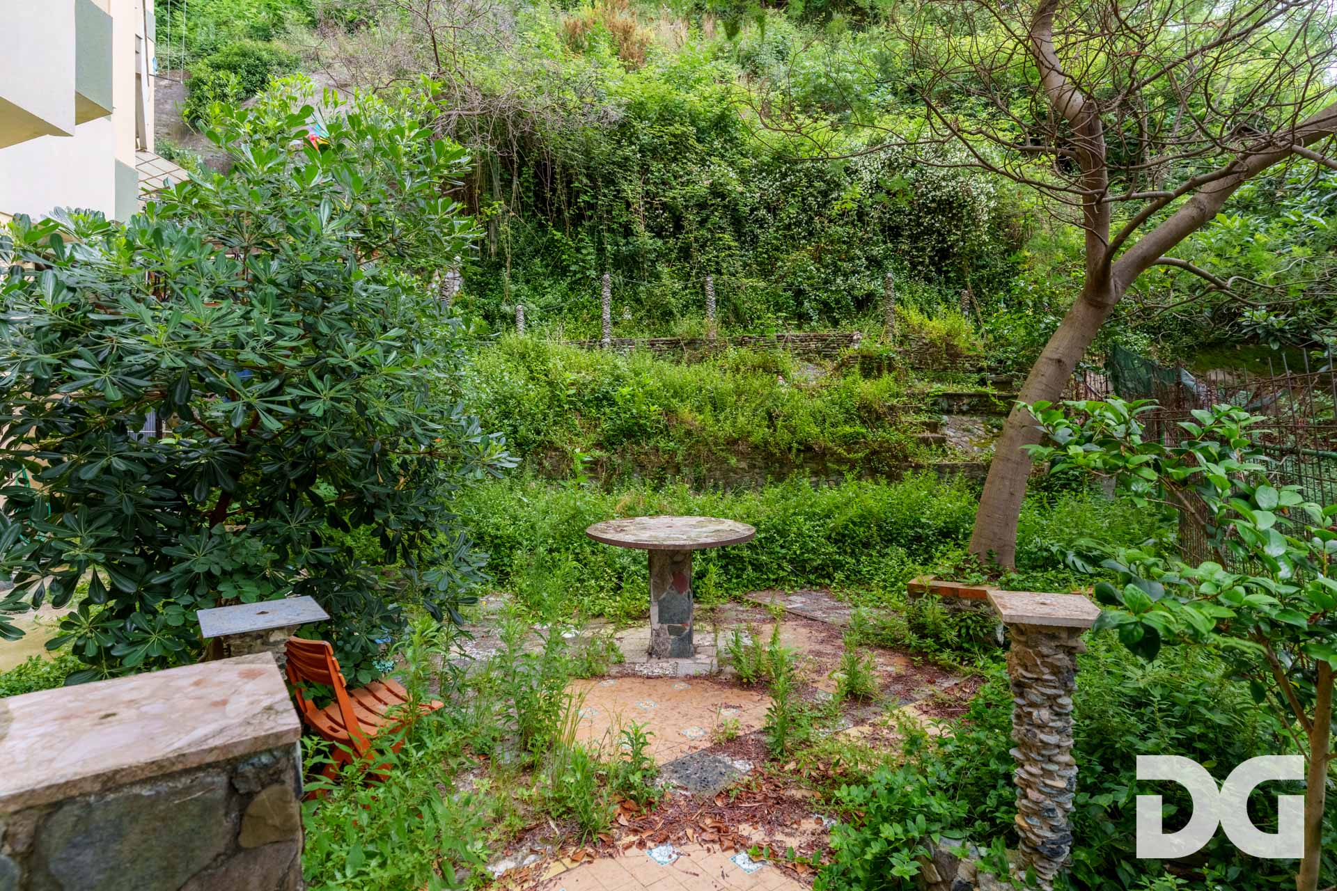 Immobiliare Del Guasta PEGLI – PIAZZALE DEI GLICINI MQ.118 CON GIARDINO
