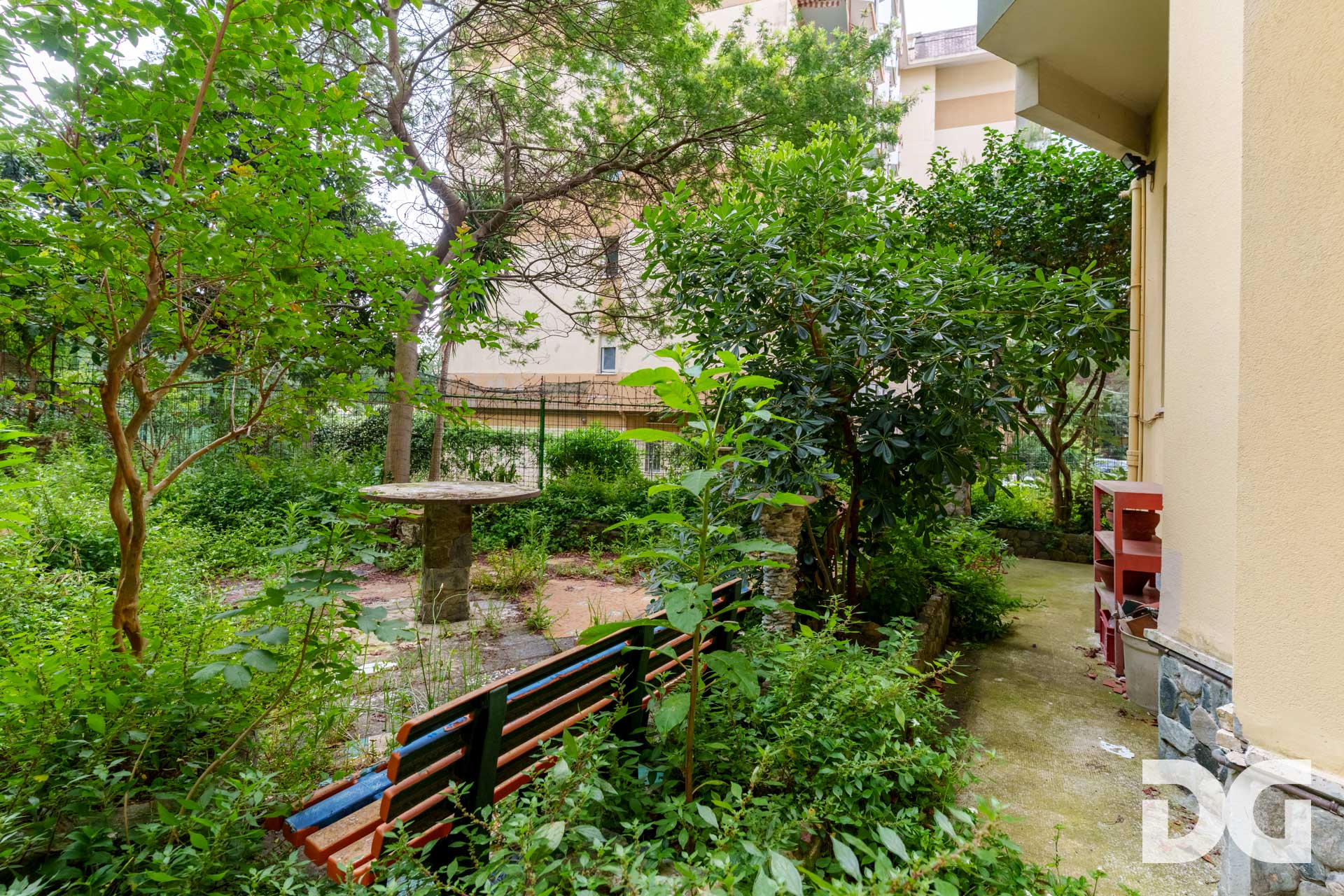 Immobiliare Del Guasta PEGLI – PIAZZALE DEI GLICINI MQ.118 CON GIARDINO