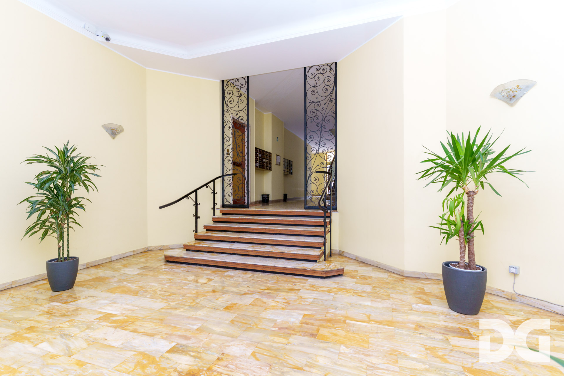 Immobiliare Del Guasta PEGLI – PIAZZALE DEI GLICINI MQ.118 CON GIARDINO