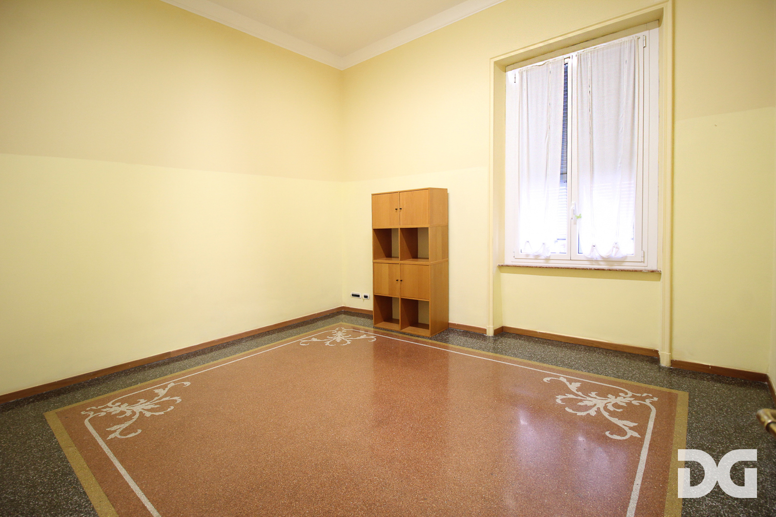Immobiliare Del Guasta CENTRO – VIA XX SETTEMBRE STANZA AD USO UFFICIO