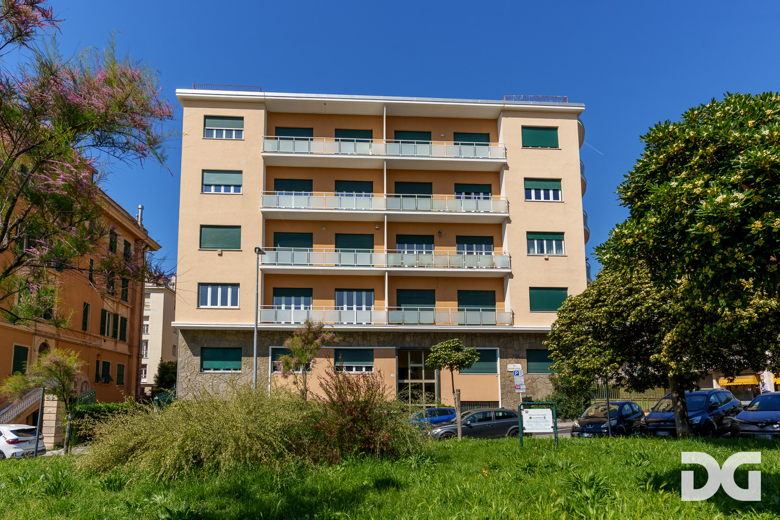 Immobiliare Del Guasta ALBARO – VIALE NAZARIO SAURO MQ.58 con TERRAZZO 