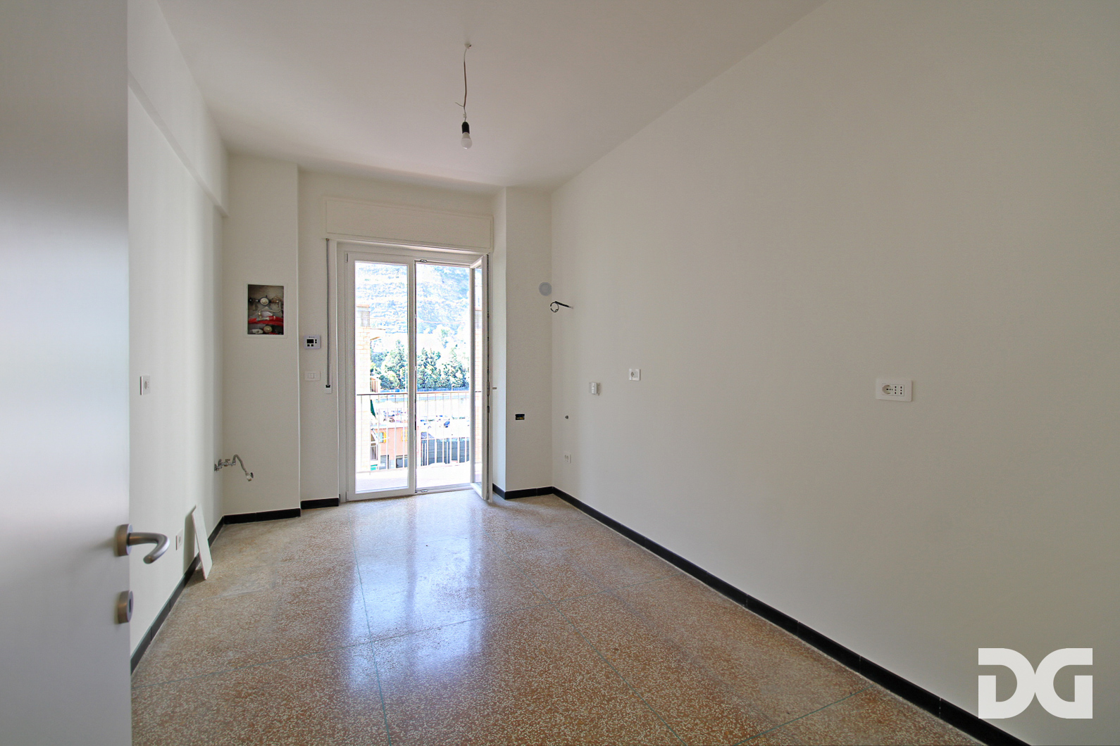 Immobiliare Del Guasta MOLASSANA – VIA GHERZI RISTRUTTURATI MQ. 95 CON POGGIOLATA