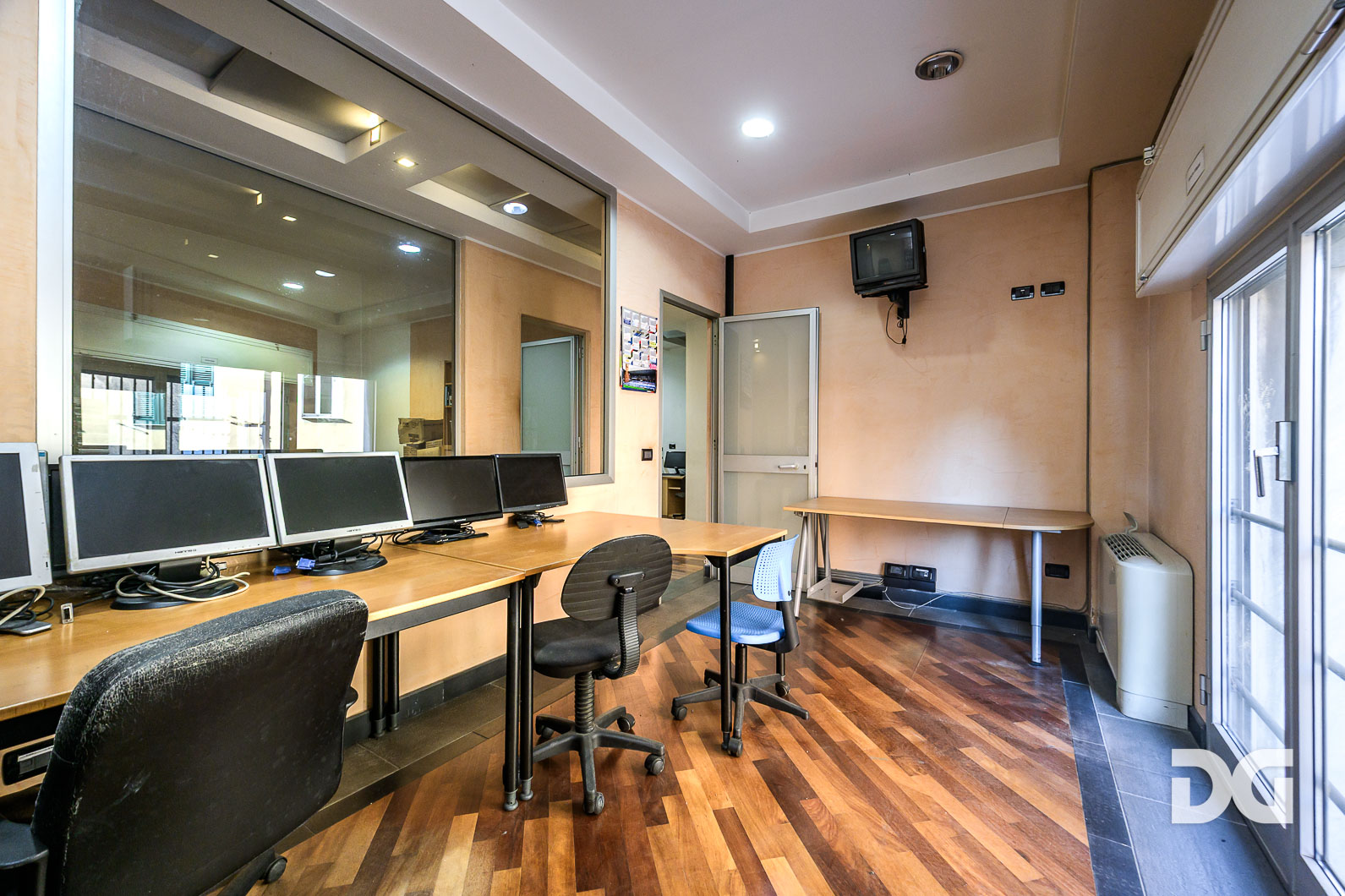 Immobiliare Del Guasta SAMPIERDARENA – VIA S.B. DEL FOSSATO - UFFICIO MQ. 110 