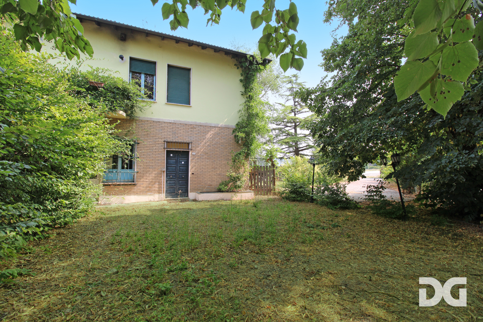 Immobiliare Del Guasta CASTELLETTO D’ORBA – CASA INDIPENDENTE MQ. 260 CON RISTORANTE E GIARDINO 