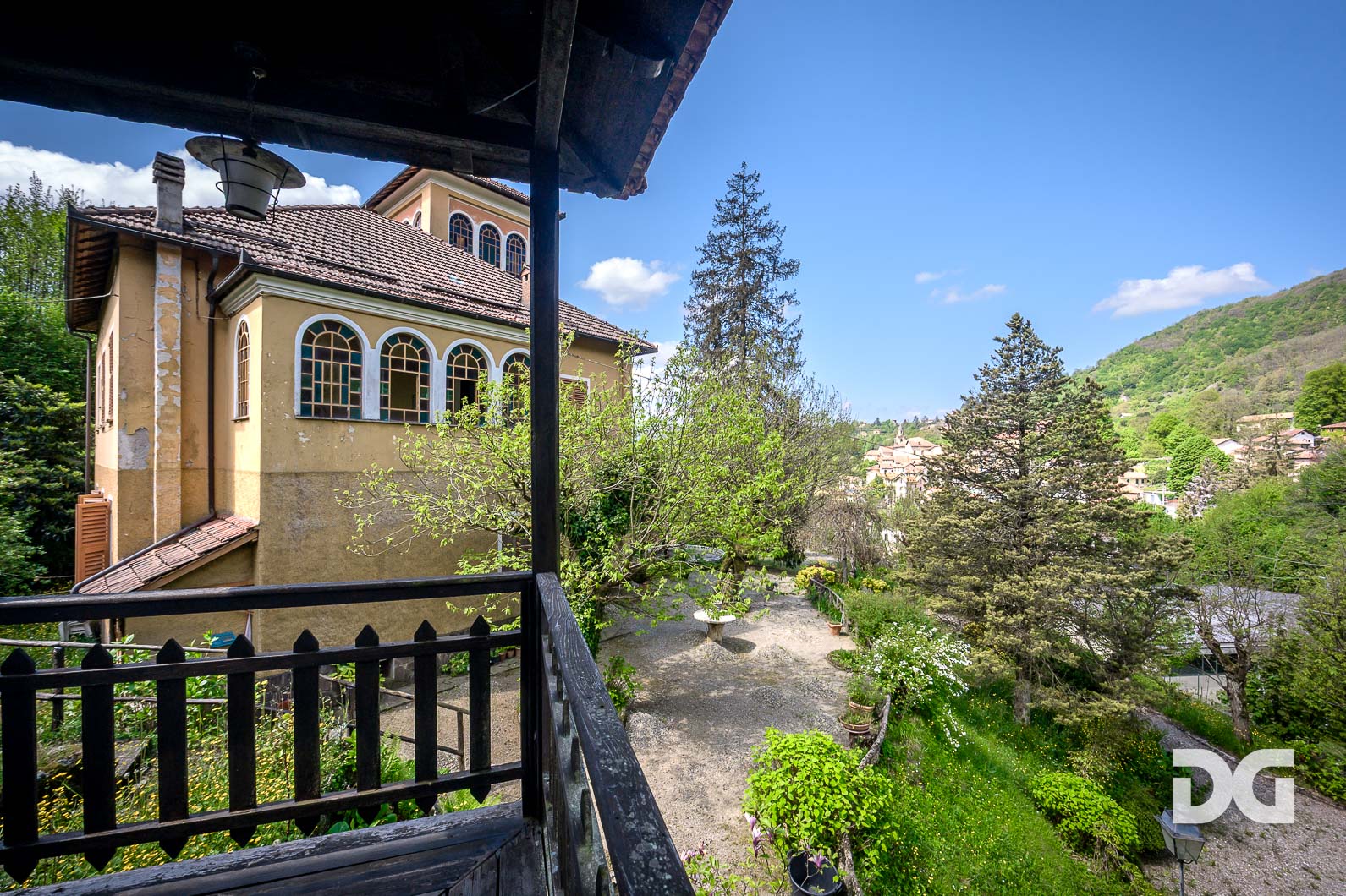 Immobiliare Del Guasta SAVIGNONE – PRESTIGIOSA VILLA DEL ‘900 CON PARCO 