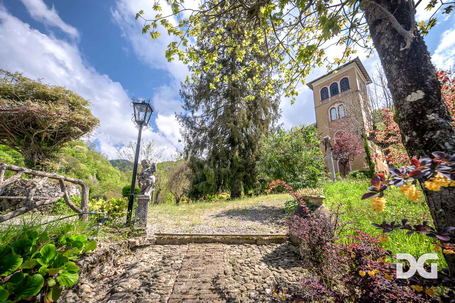 Immobiliare Del Guasta SAVIGNONE – PRESTIGIOSA VILLA DEL ‘900 CON PARCO 
