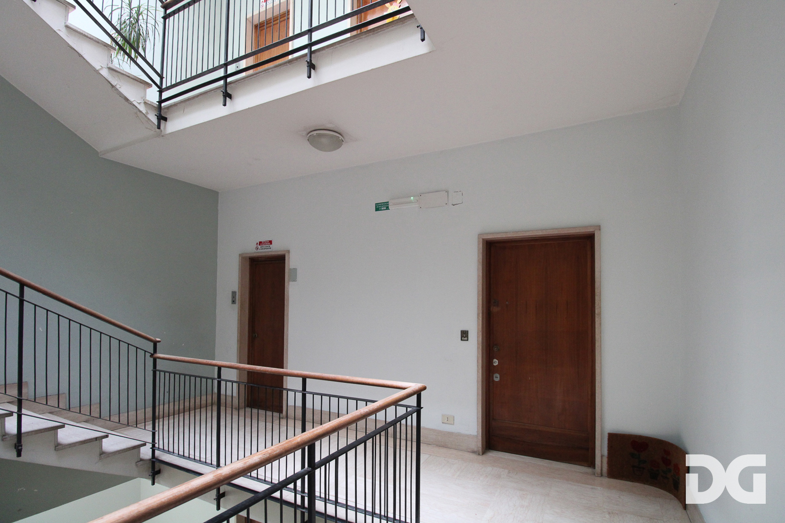 Immobiliare Del Guasta CASTELLETTO – VIA SCORZA MQ. 162 PANORAMICI CON TERRAZZO 