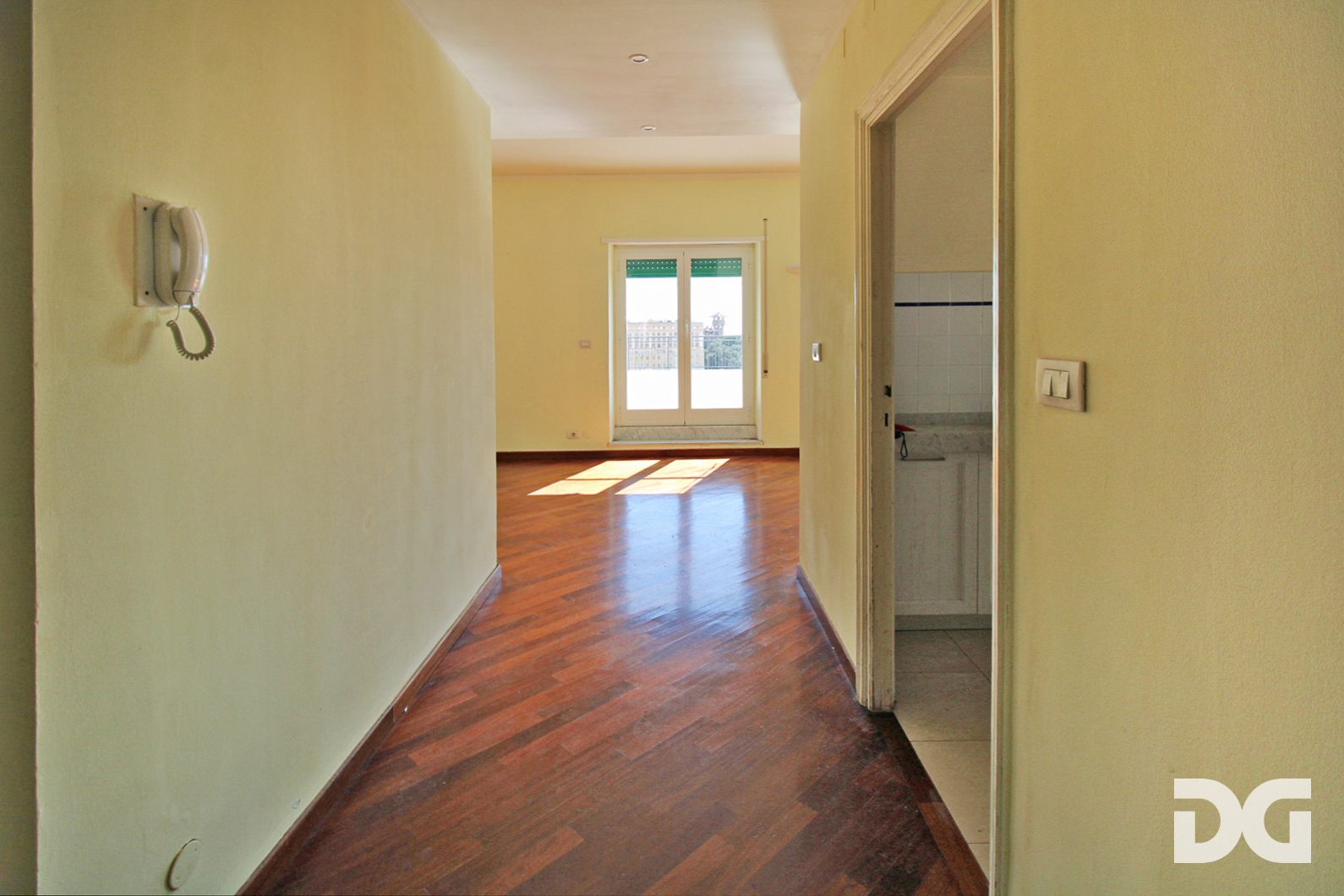 Immobiliare Del Guasta CASTELLETTO – VIA SCORZA MQ. 162 PANORAMICI CON TERRAZZO 