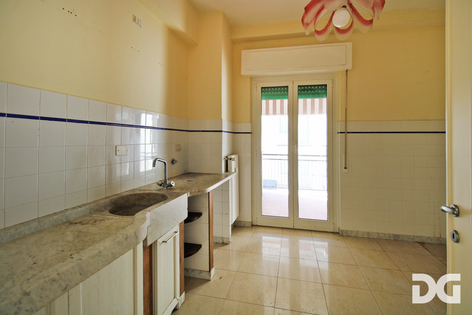 Immobiliare Del Guasta CASTELLETTO – VIA SCORZA MQ. 162 PANORAMICI CON TERRAZZO 