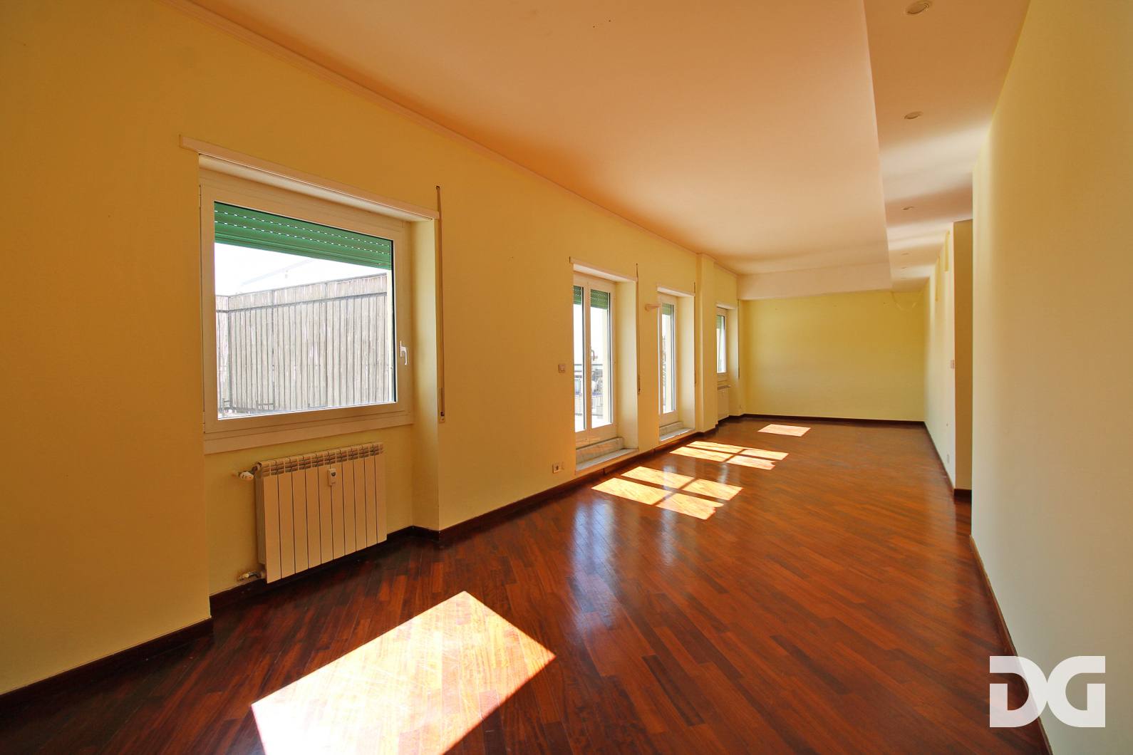 Immobiliare Del Guasta CASTELLETTO – VIA SCORZA MQ. 162 PANORAMICI CON TERRAZZO 