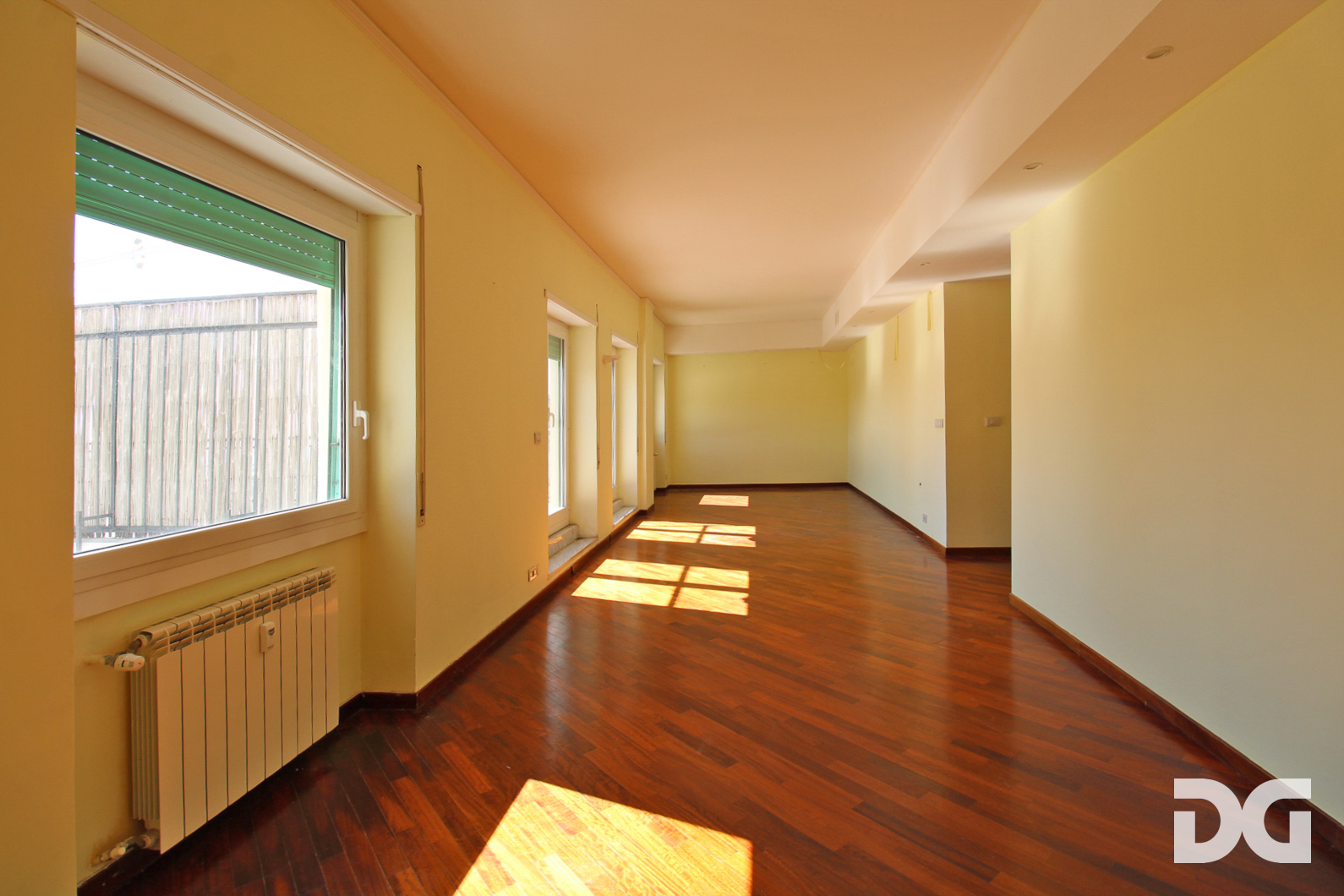 Immobiliare Del Guasta CASTELLETTO – VIA SCORZA MQ. 162 PANORAMICI CON TERRAZZO 