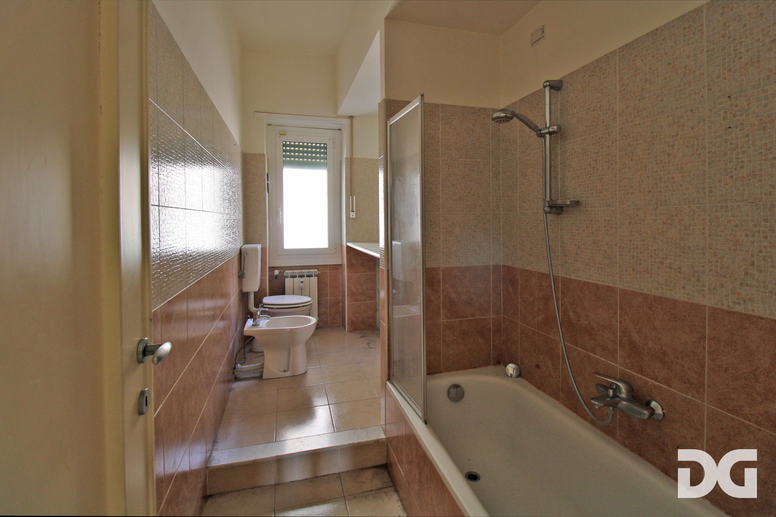 Immobiliare Del Guasta CASTELLETTO – VIA SCORZA MQ. 162 PANORAMICI CON TERRAZZO 