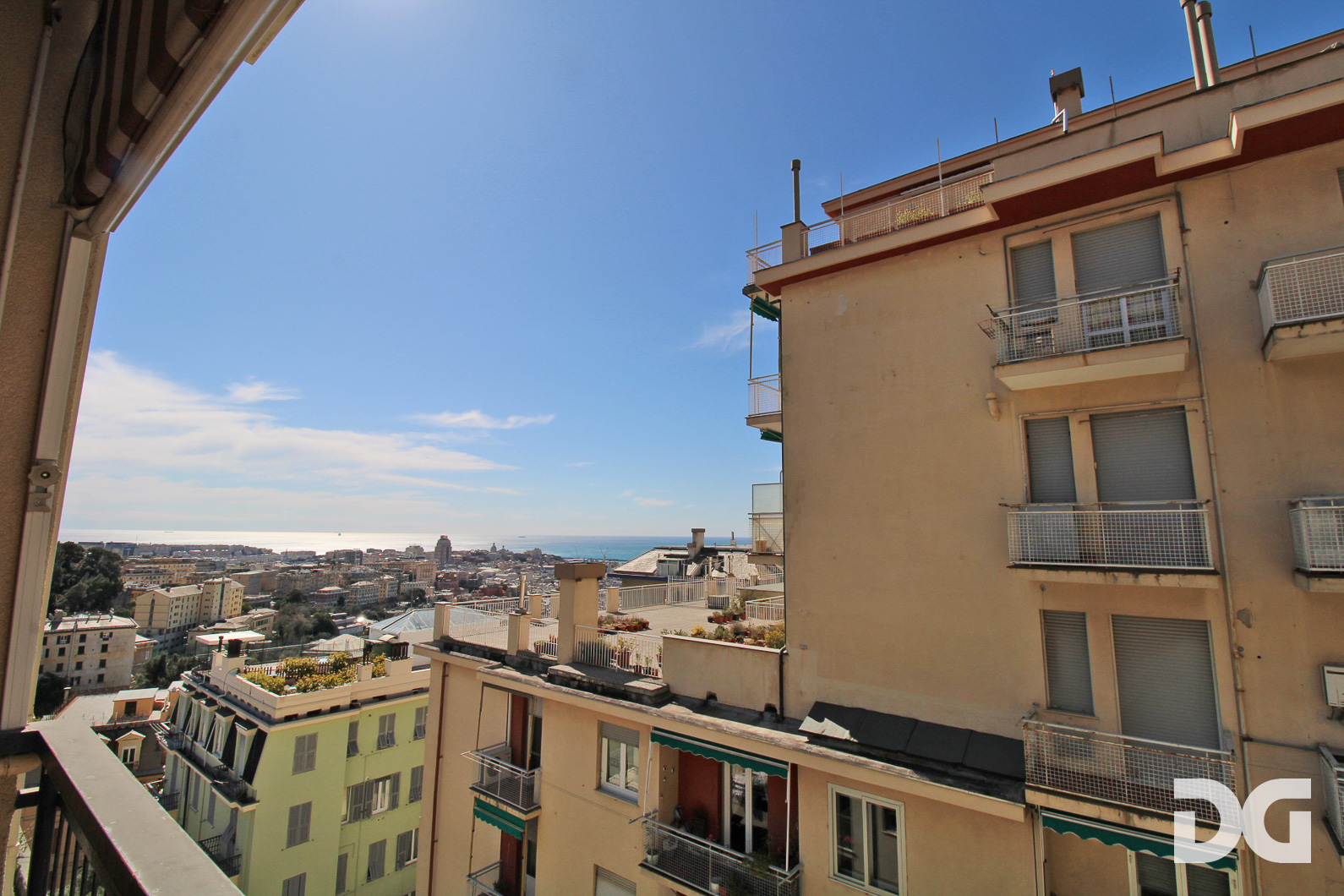 Immobiliare Del Guasta CASTELLETTO – VIA SCORZA MQ. 162 PANORAMICI CON TERRAZZO 