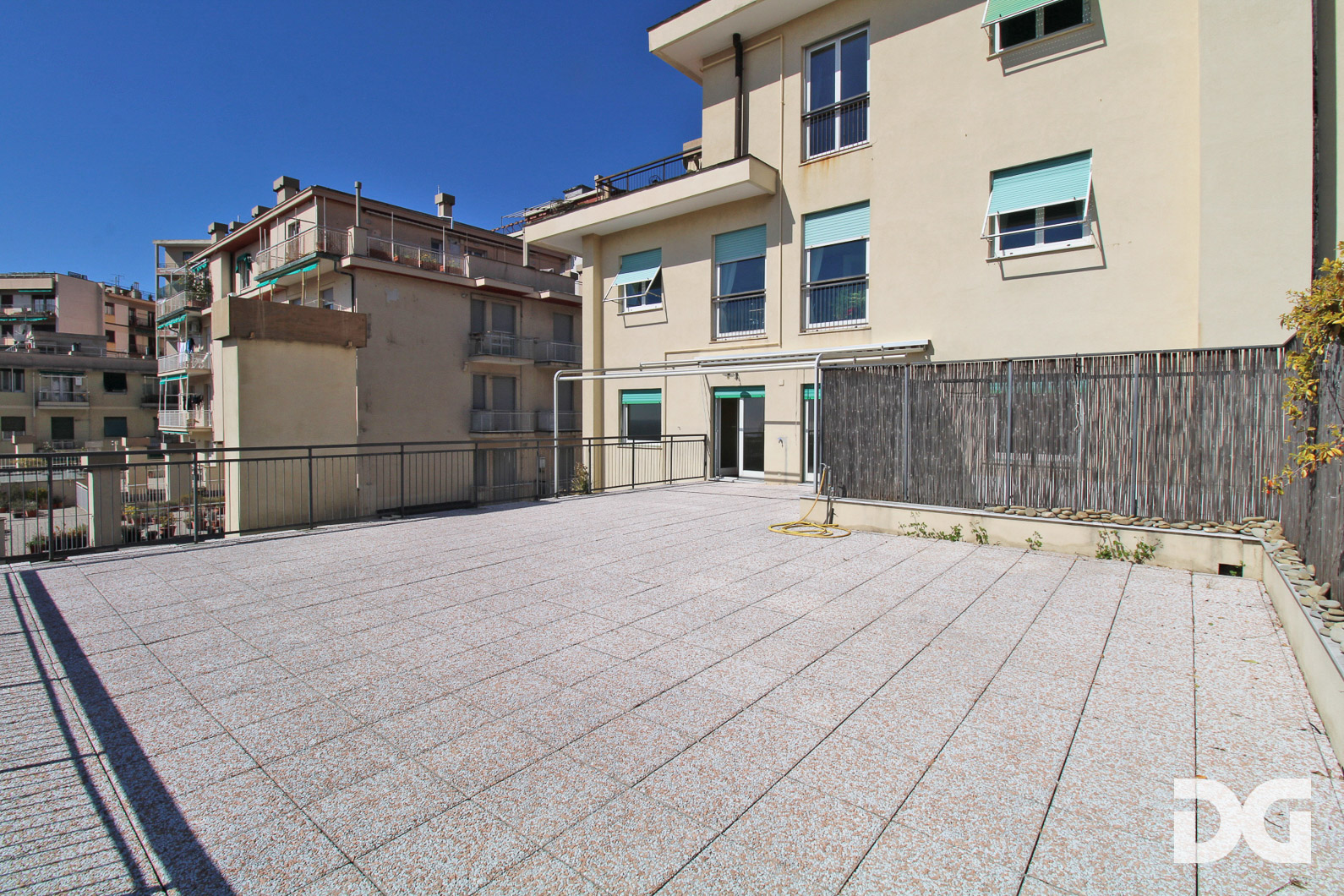 Immobiliare Del Guasta CASTELLETTO – VIA SCORZA MQ. 162 PANORAMICI CON TERRAZZO 