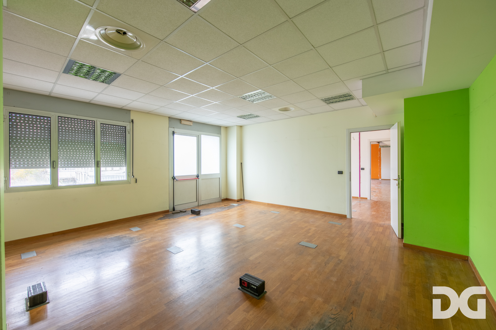 Immobiliare Del Guasta CORNIGLIANO – VIA F.ROLLA UFFICI MQ. 124 CON POSTI AUTO 