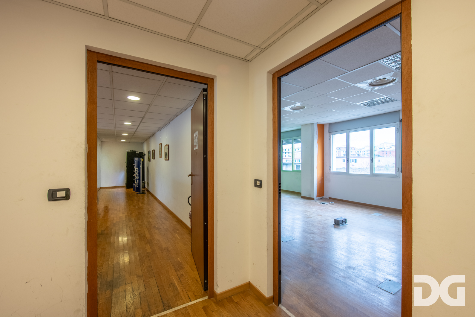 Immobiliare Del Guasta CORNIGLIANO – VIA F.ROLLA UFFICI MQ. 318 CON POSTI AUTO 