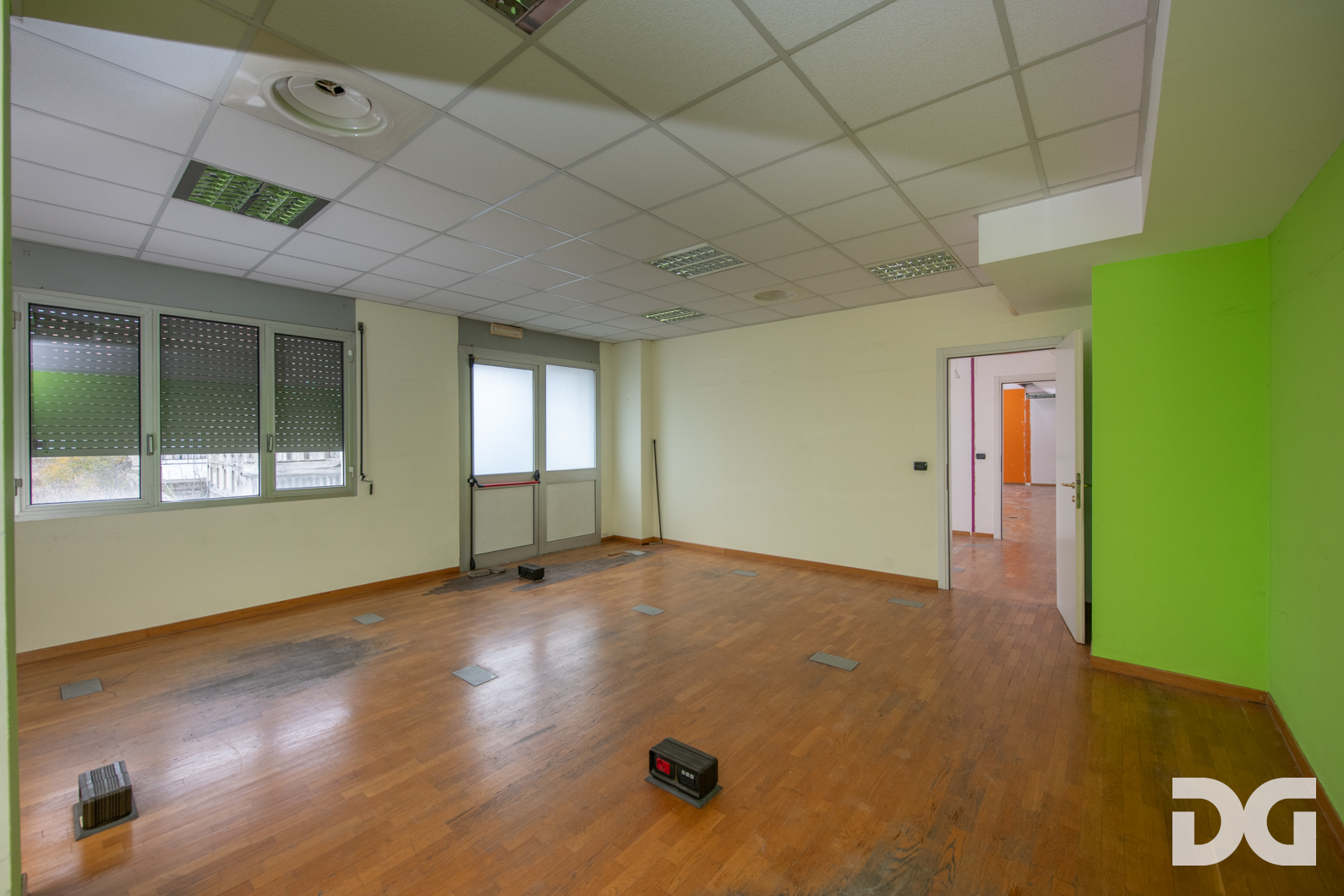 Immobiliare Del Guasta CORNIGLIANO – VIA F.ROLLA UFFICI MQ. 124 CON POSTI AUTO 