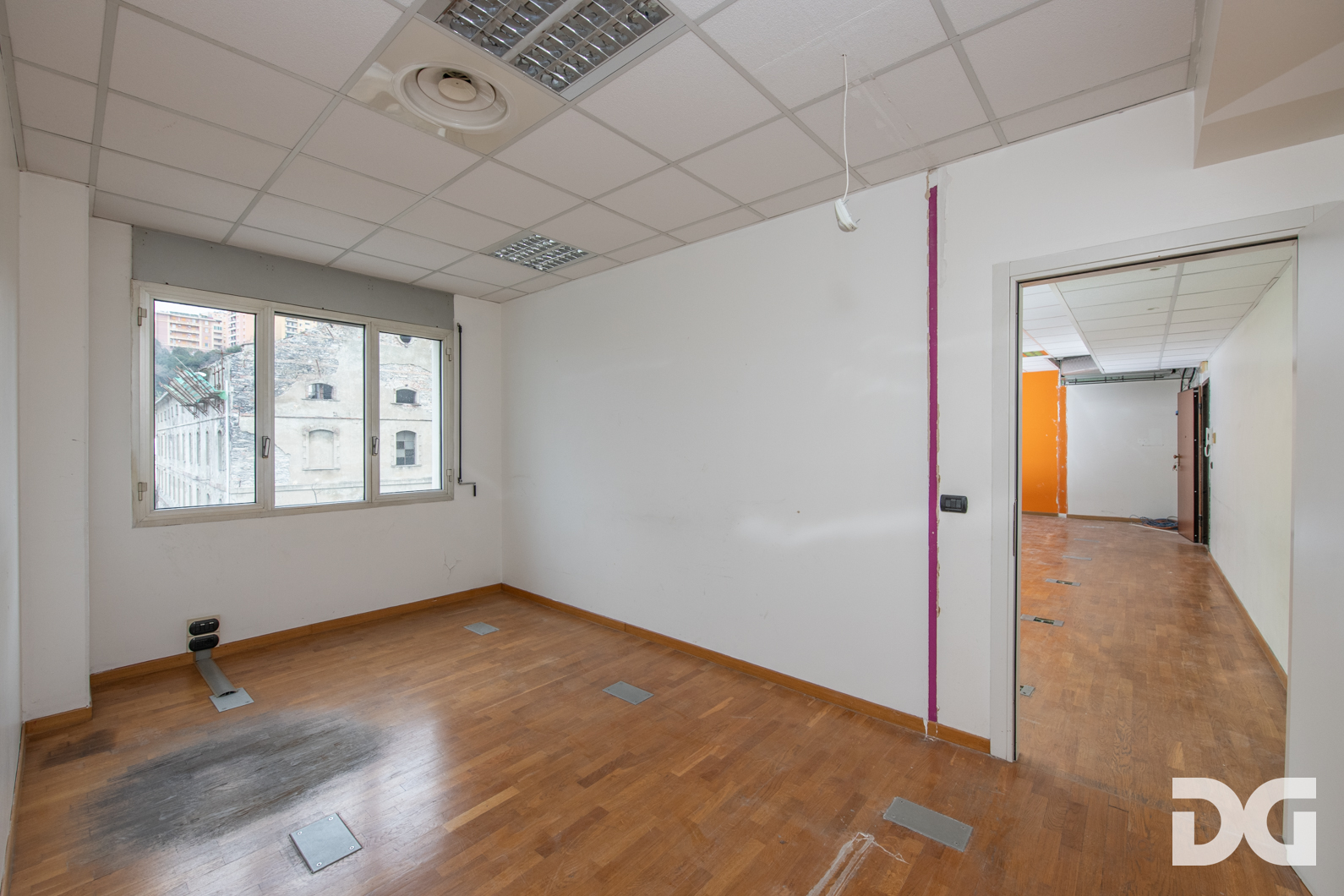 Immobiliare Del Guasta CORNIGLIANO – VIA F.ROLLA UFFICI MQ. 124 CON POSTI AUTO 