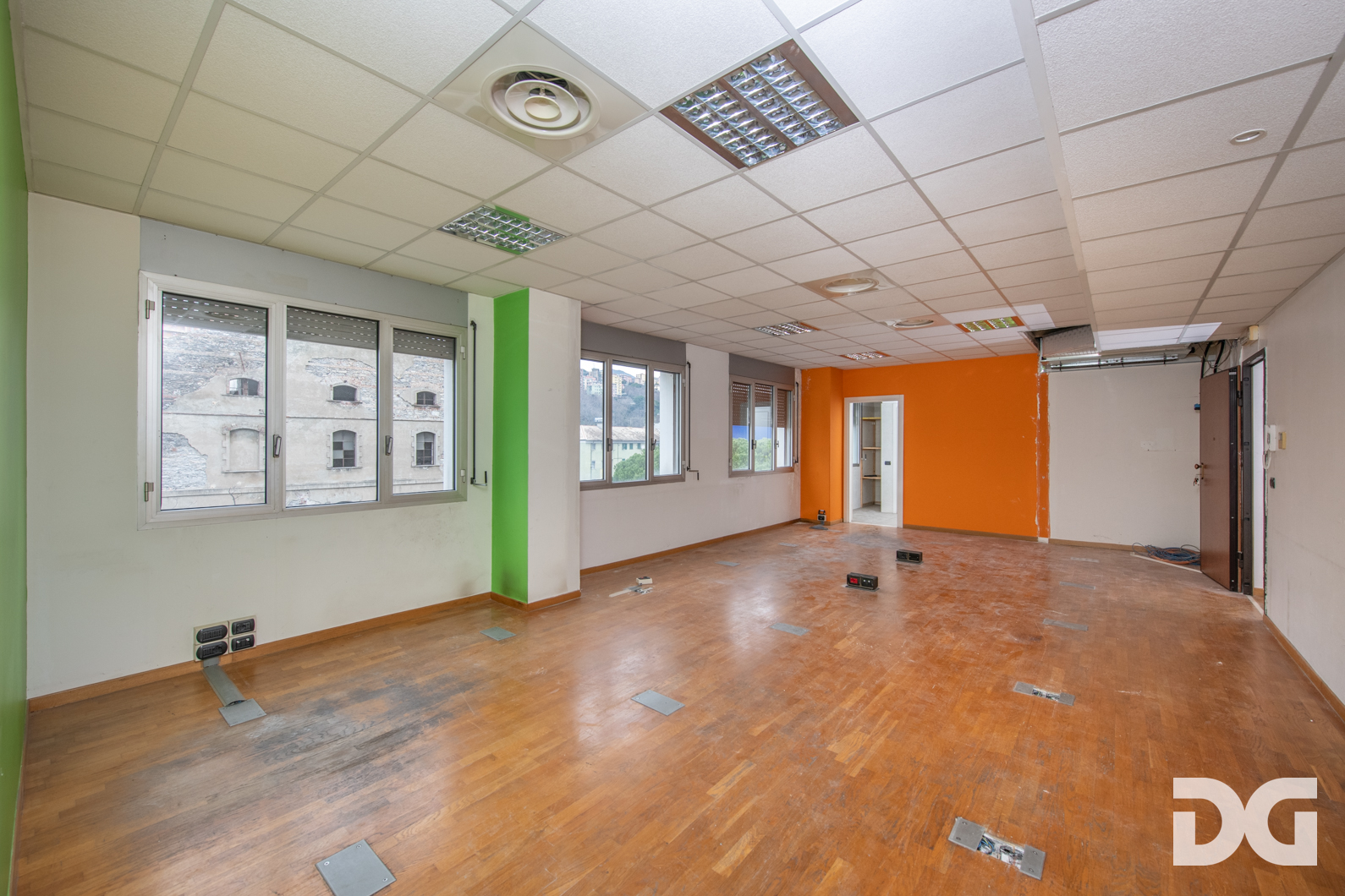 Immobiliare Del Guasta CORNIGLIANO – VIA F.ROLLA UFFICI MQ. 124 CON POSTI AUTO 