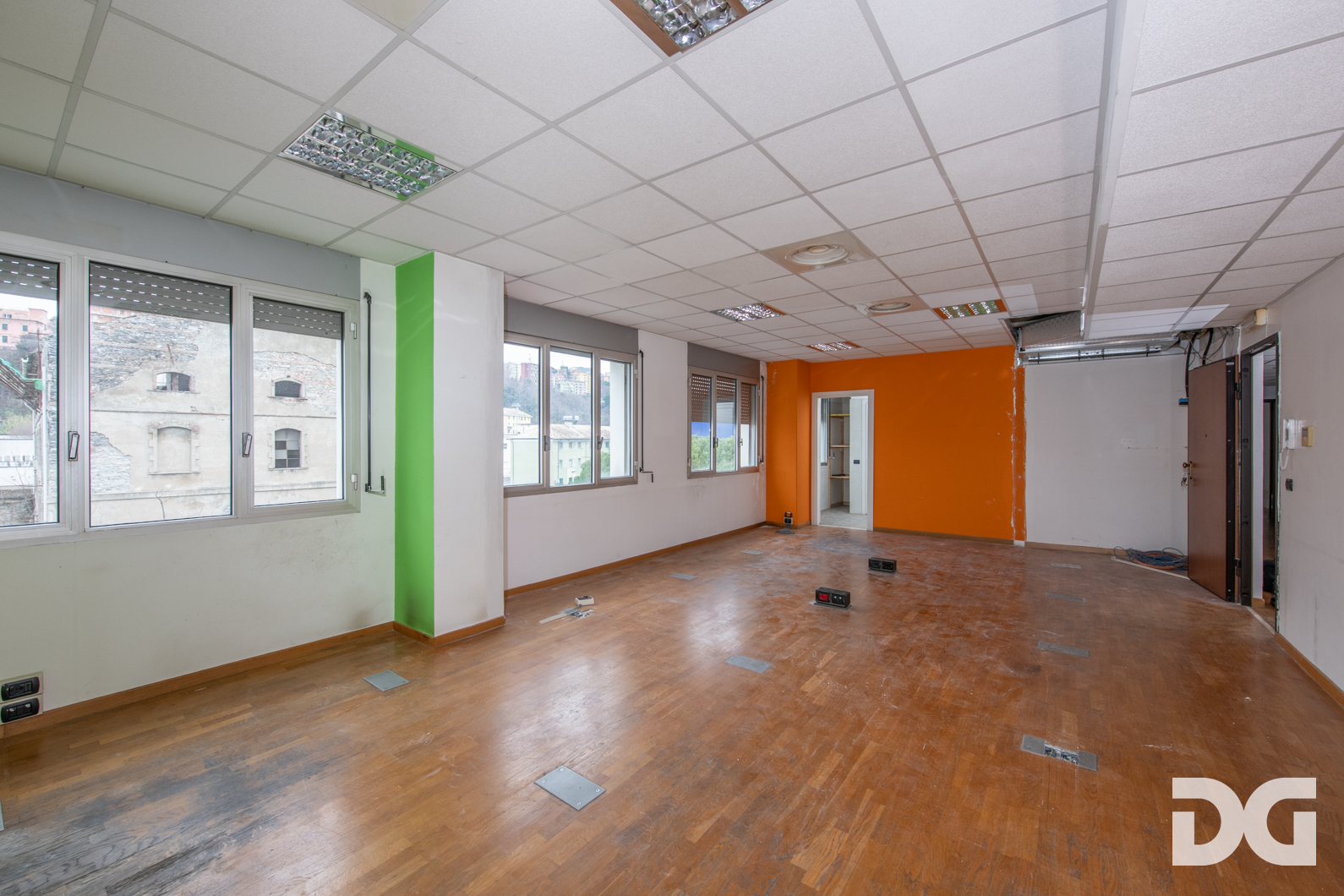 Immobiliare Del Guasta CORNIGLIANO – VIA F.ROLLA UFFICI MQ. 124 CON POSTI AUTO 