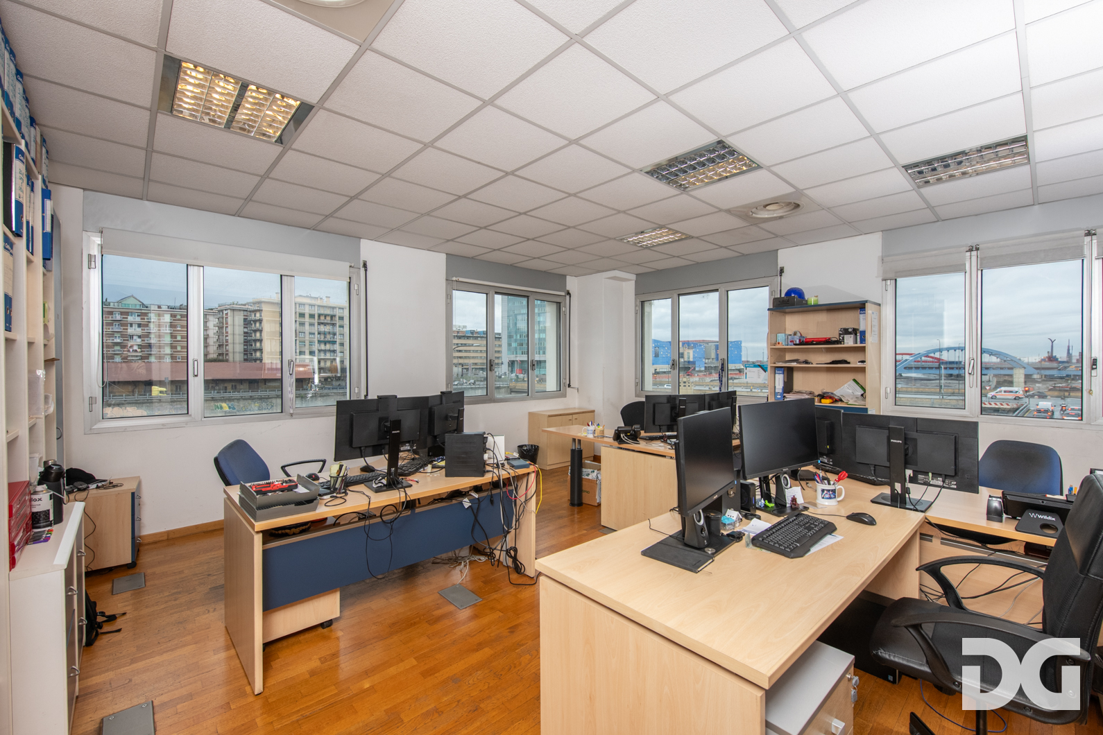 Immobiliare Del Guasta CORNIGLIANO – VIA F.ROLLA UFFICI MQ. 318 CON POSTI AUTO 