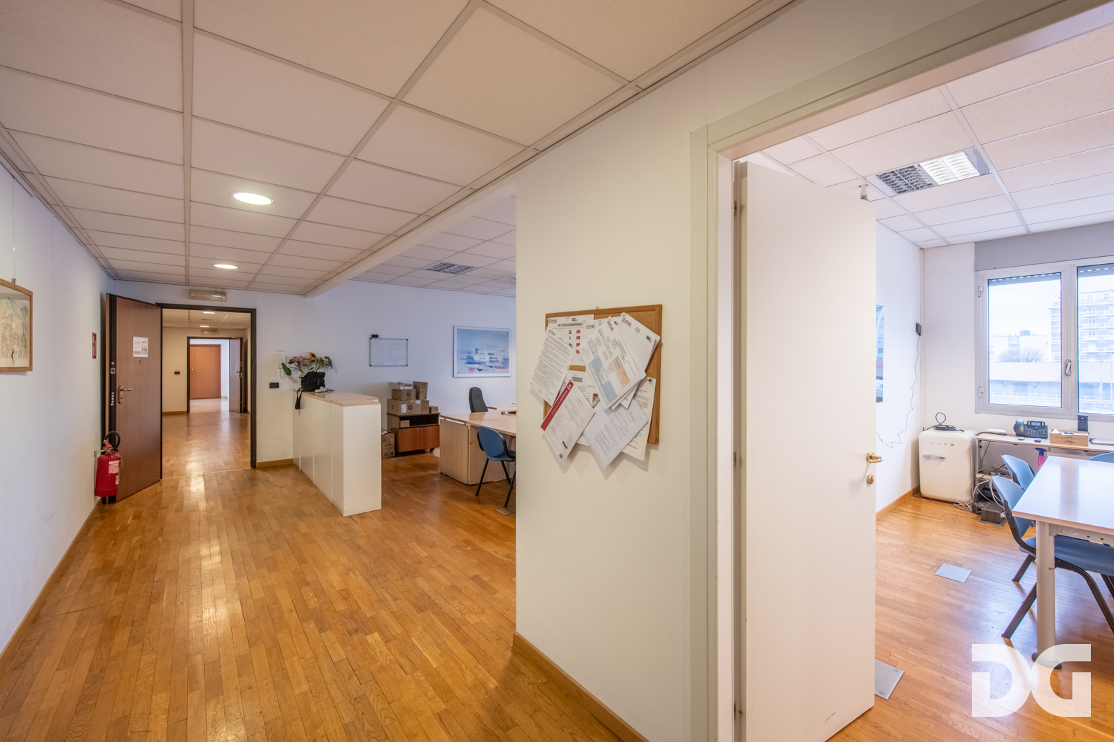 Immobiliare Del Guasta CORNIGLIANO – VIA F.ROLLA UFFICI MQ. 318 CON POSTI AUTO 